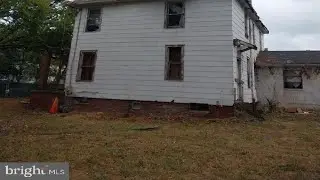 1025 JACKSON STREET NE, WASHINGTON, DC Presented by Joe Hawkins.