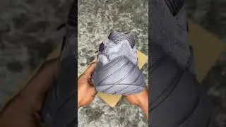 20 Sec Unboxing : Yeezy 500 Utility Black #shorts #yeezy #yeezy500 #sneakerheads #shoes