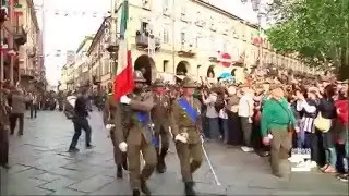 Adunata ad Asti, un omaggio alla Bandiera di Guerra degli alpini