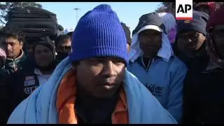 Thousands of refugees still crossing from Libya to Tunisia
