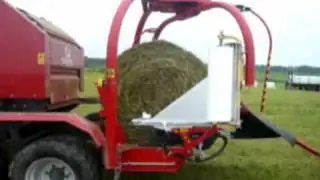 BELOWANIE na MAZURACH prasoowijarka FERABOLI MC135   CASE MF RENAULT Ełk  BALING HAY in POLAND