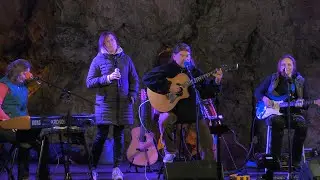 Jeskyně Výpustek, Bokomara Trio, Kateřina Menšíková a Šany Šanclová „Jména“ (4K)