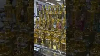 Разливной парфюм на рынке Ташкента.