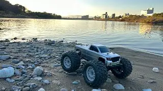 京商マッドワゴン　Proline Badlandsで河原だってガンガン走っちゃう！！