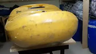 желтый каяк