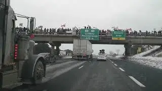 Freedom to Ottawa Convoys Oshawa jan27th#freedomconvoy2022 #truckerconvoy #istandwithtruckers