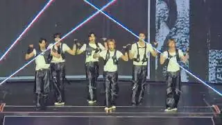 Bag Bad Back - Riize 라이즈 Riizing Loud in Singapore 260124