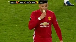 Marcos Rojo eats a Banana in a match ● Manchester Utd vs Rostov FC 1-0 ● Europa League 2016/17 | HD