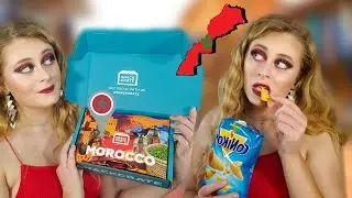 AMERICAN REACTS TO MOROCCAN SNACKS | Morocco Snackcrate unboxing and tasting