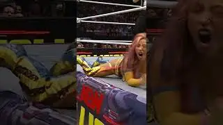 Мина Ширакава и Скай Блю сразились во время AEW Collision!