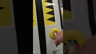 Melbourne Train Doors // HCMT Door Problem