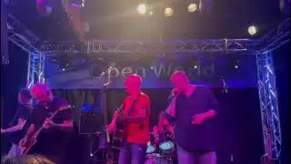 Bed of Roses - Bon Jovi Cover mit Logan Place und G&auml;sten, 13. Januar 2024, Open World Halle Rodgau.