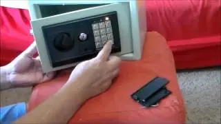 HARBOR FREIGHT ELECTRONIC DIGITAL SAFE