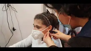 ელენე ყურებს იხვრეტს. ყველაზე უშიშარი გოგო ელენე. :)