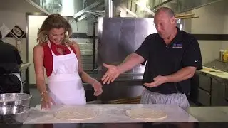 Today With Kandace - How to Toss Pizza Dough - Kenny's East Coast Pizza (Plano, TX)