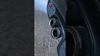 JCW Mini Revs in a tunnel with JCW Pro Exhaust!