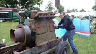 Start of a Lister 4 Cylinder by hand,stationary engine,Station&auml;rmotor,Dieselmotor,Lister