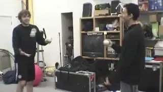 Nick Lashaway juggling