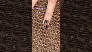 Floral nail art #induchopranailstudio #simplenails #nails