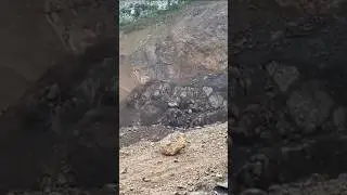 Turkish mines use gas blasting, with a daily output of over 10,000 tons. #gasblast #quarry