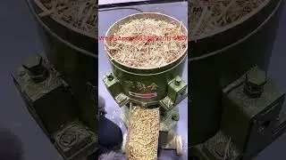 Farming equipment comparison: feed pellet machine vs traditional feed making method #pelletmachine