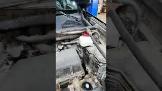 Brake flush time! #customerstates #automobile #brakebleed #mechanic
