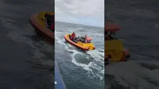 #pilots #disembark #ship #roughsea