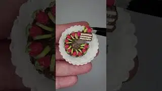 Enjoy your meal ! 🍰 #miniature #dollhouse #polymerclay #fimo #miniaturecake