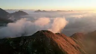 Smooth Relaxing (Chants) Flying over Mountains, Help to Relax