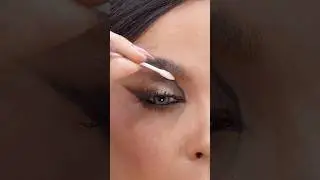 Tecnica para maquillar tus ojos en 1 minuto😱 #maquillaje #makeup #lifting #tendencia #fyp