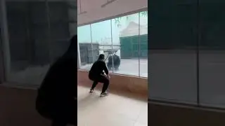 Monkey mimics man&rsquo;s jump in Jiangsu, China