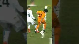 999IQ Skills😍 #futbol #football #futeball #footballedits #neymar #soccer #japan #footballskills