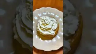 5-Minute Pineapple Upside-Down Protein Mug Cake 🍍 265 cal &bull; 33g protein &bull; 9 net carbs 🌴
