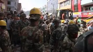 Ny jordb&auml;vning i Nepal - Nyheterna (TV4)