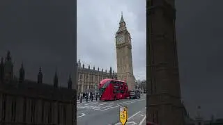 OUTSIDE THE BIG BEN LONDON #bigben #london #cityoflondon #film #building #clock #bus #fyp