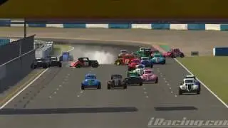 Aussie racing cars #Legends restart at Okayama.