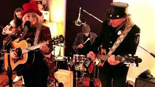 Anne McCue & The Cubists - Witch Song? [Tiny Desk]