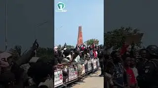 🚨 &ldquo;Free Our King!&rdquo; &ndash; Shatta Wale Fans Storm EOCO HQ Over Detention | Channel One News