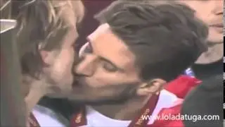 UEFA Europa League Kiss between Rakitic and Carri&ccedil;o