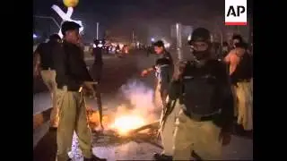 Youths rampage through Karachi after power cuts