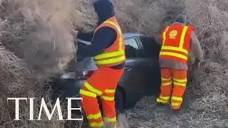 Washington State Highway Closed After Cars Trapped In Tumbleweeds Up To 15 Feet Tall | TIME