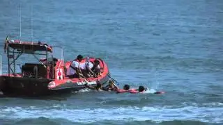Simulacro de salvamento en la playa de Gandia