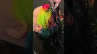 Your vivid hair keeps fading? This is why.👀💧 #vividhair #hairtips #haireducation #shorts