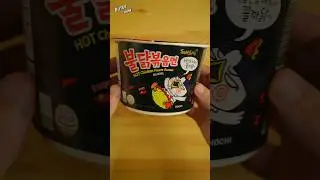 Пробую Самую Острую Лапшу Buldak 🍜 #shorts