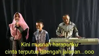 ANTARA HITAM DAN PUTIH - HELLEN SPARINGGA - BAGOES FAMILY (COVER)