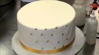 How to make Diamond Patterns on Cake with Eatable Dots