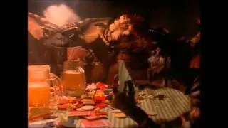 Gremlins .......The Gremlins Take-over Dorry's Tavern (Full Scene )