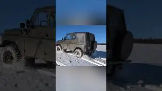 Winter Tires vs MudTires on Ice! Subaru Forester vs UAZ 469 ❄️Зимняя резина против Грязевой на льду!