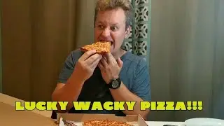 LUCKY WACKY PIZZA!!! Обзор пиццерии Hungry Howie's.