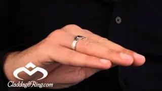 Claddagh Ring R117 by CladdaghRing.